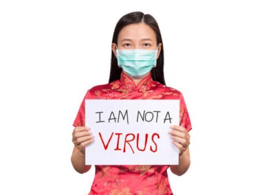 Colpevolizzare le vittime del virus non ci aiuterà