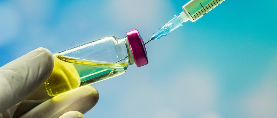 Mielite traversa a uno dei tester, stop al “vaccino di Oxford”