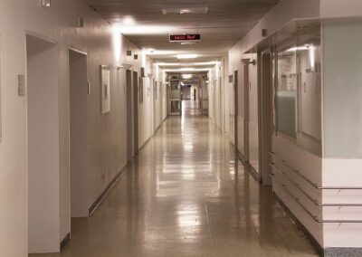 La sanità privata che strangola i poveri coi soldi pubblici