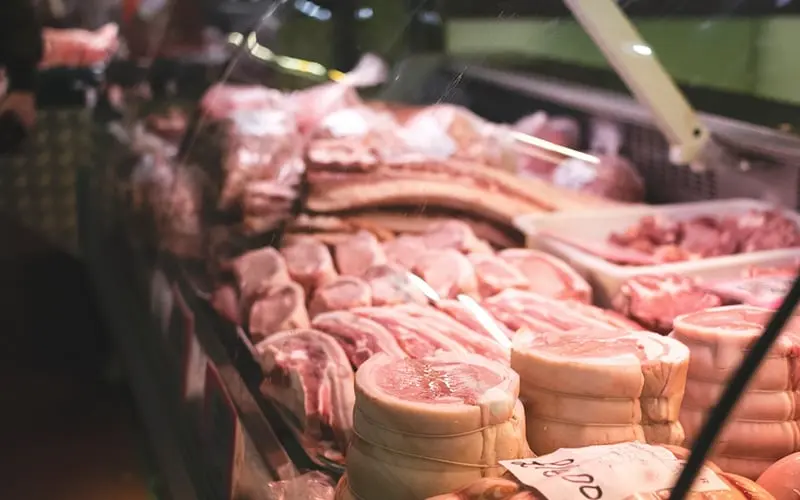Carne: il nemico nascosto del nostro microbioma