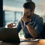 Stress digitale e insonnia da schermo: l’Omeopatia può aiutare