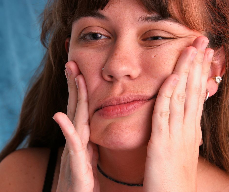 Dismorfismo sociale: i social media stanno riscrivendo l’immagine di sé nelle nuove generazioni