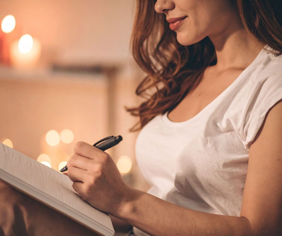 Scrivere a mano o digitare: cosa è meglio per il cervello?