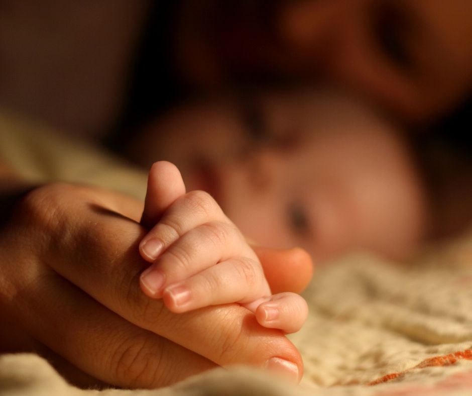 Essere madre fa bene alla salute: arriva la conferma